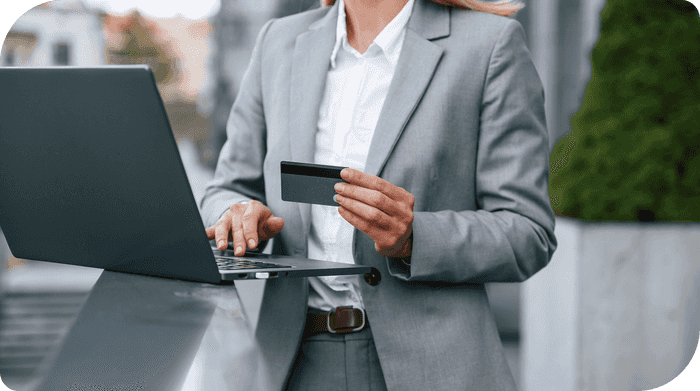 card-laptop-gray